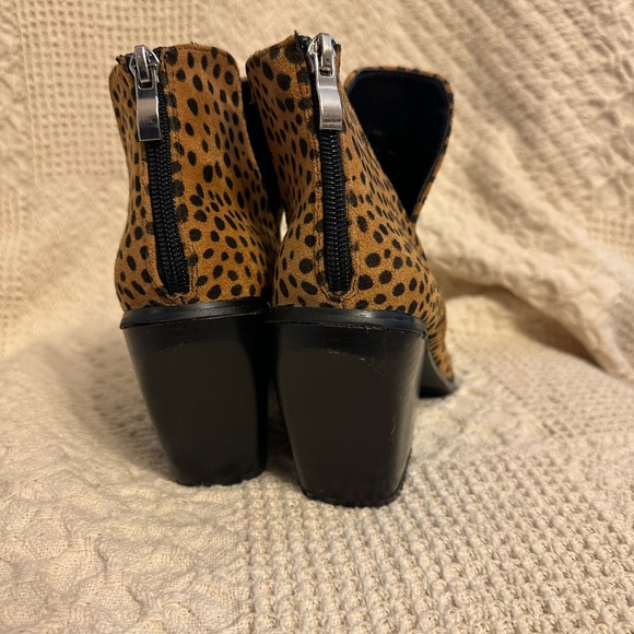 Yoki Leopard Print Ankle Booties - Picture 3 of 6